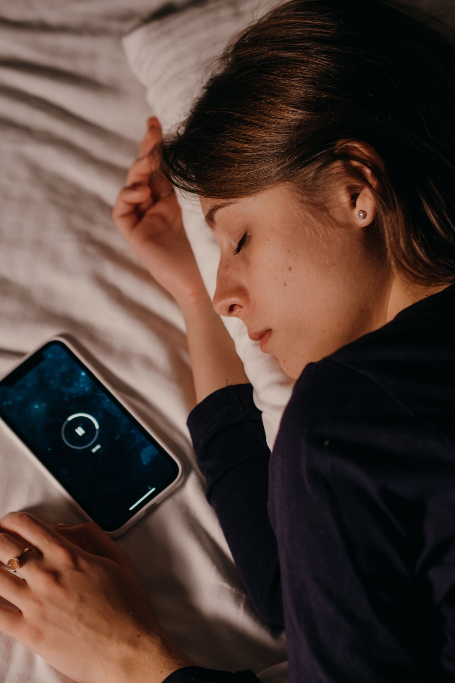 SpO2 Drops During Sleep: Is Your Room the Problem?